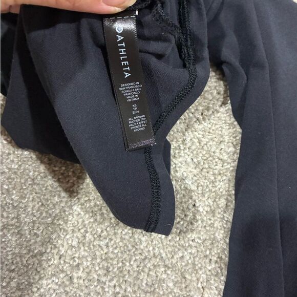 Athleta Black All Around Ruched Sleeve Long Sleeve Top Women’s XS - Picture 5 of 7